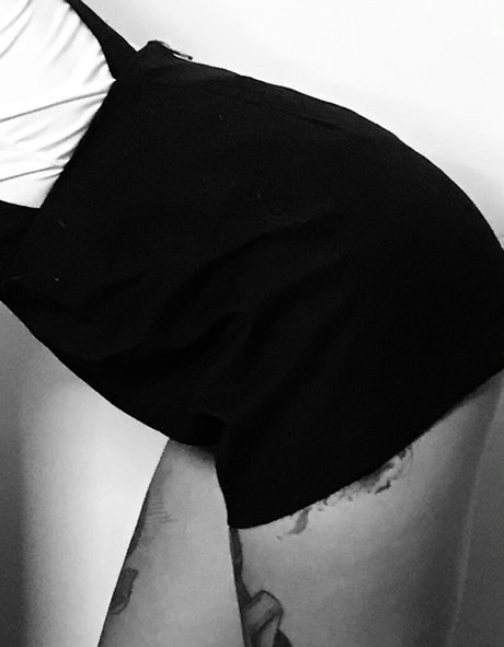 blvckchxrry onlyfans leajs