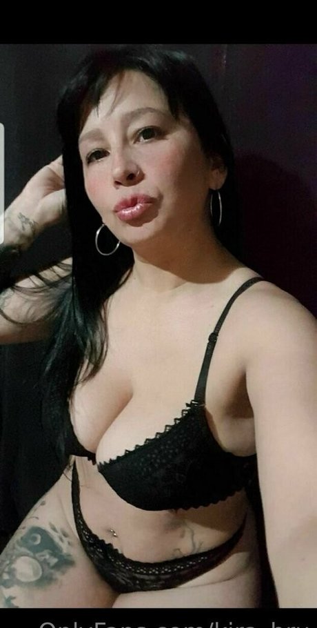 kira brunette1 onlyfans post