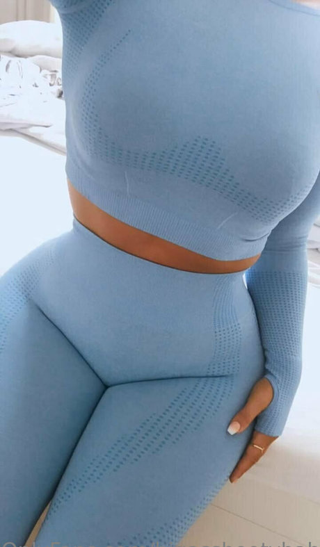 bigassbootybabez onlyfans public photos