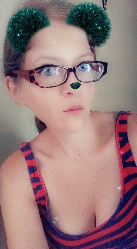 blueeyednerd71free onlyfans striptease