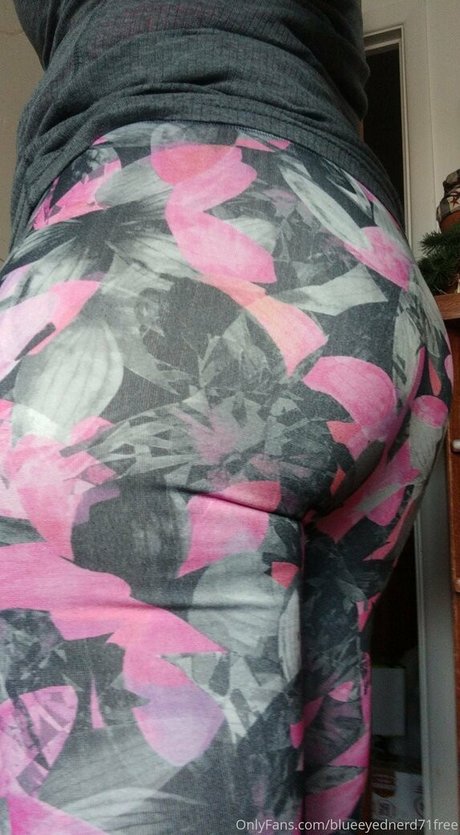 blueeyednerd71free nude only fans