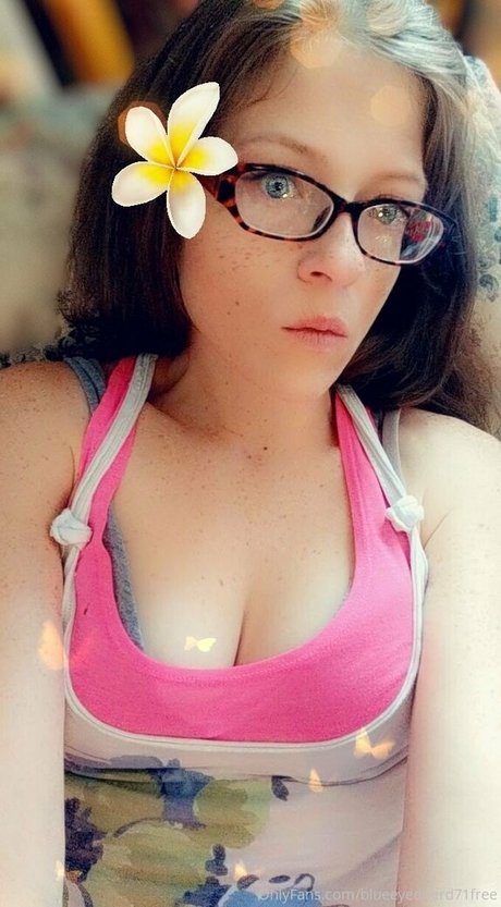 blueeyednerd71free free only fans
