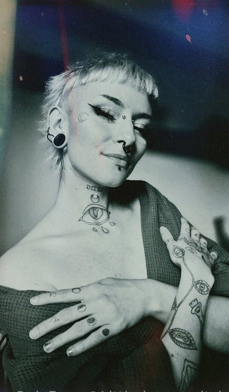 littledemonwitchfree onlyfans naked leaked