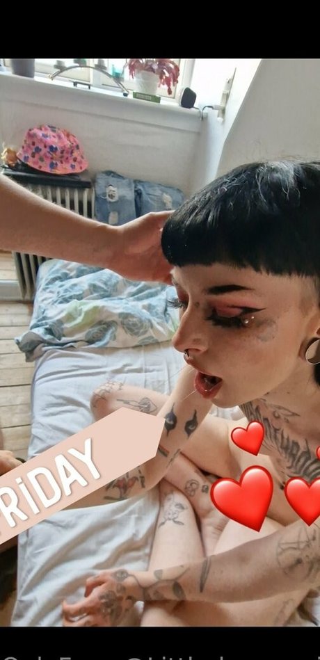 littledemonwitchfree onlyfans naked