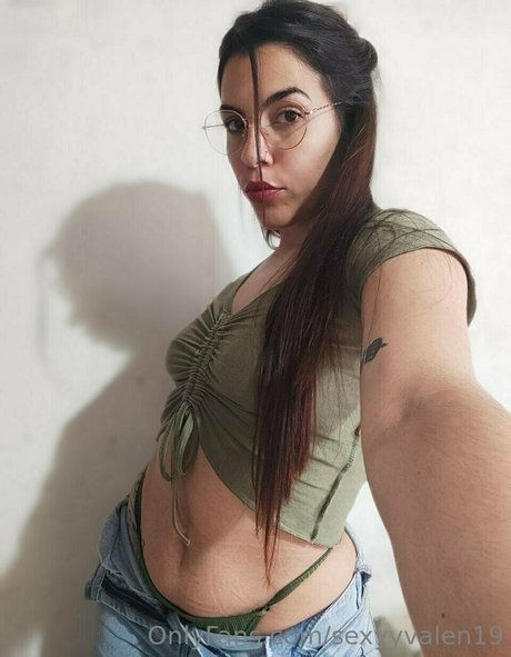 sexyyvalen19 nude onlyfans leaked