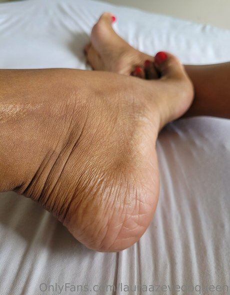 lauraazevedoqueen tits onlyfans