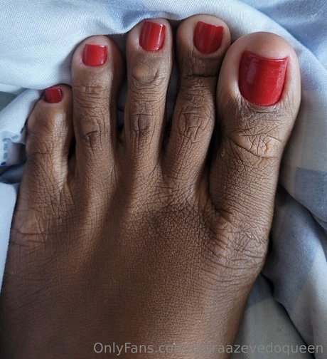 lauraazevedoqueen only fans pic