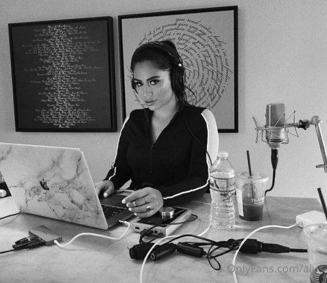 creamy pussy onlyfans erotic pic