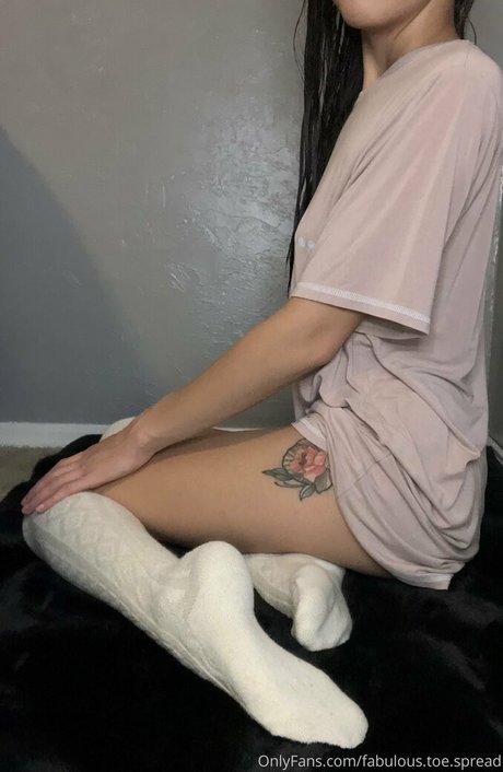 fabulous toe spread porn only fans