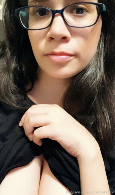 sierrarblakefield onlyfans leak