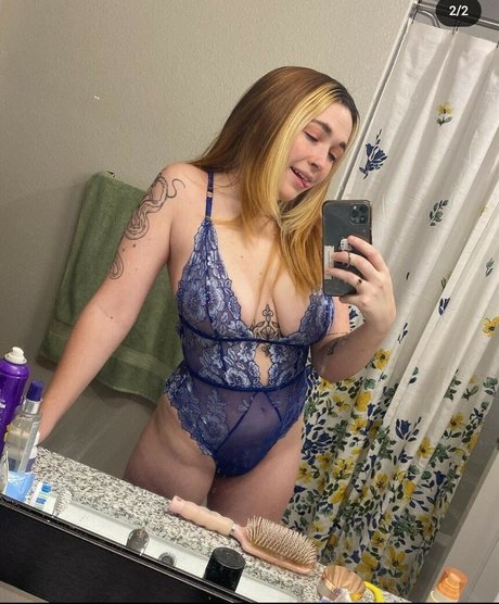 Emily Fox onlyfans boobs