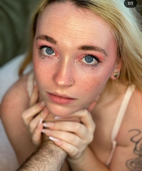 Emily Fox onlyfans star