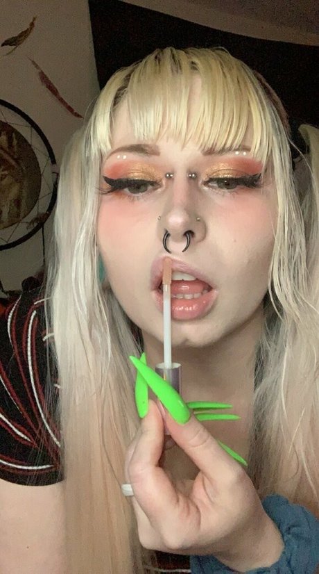 apothekatie onlyfans nude content