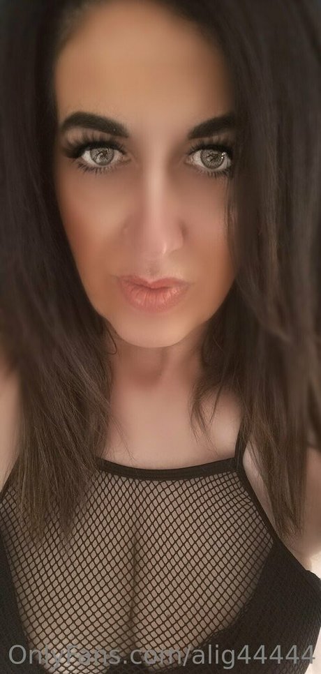 alig44444 onlyfans model