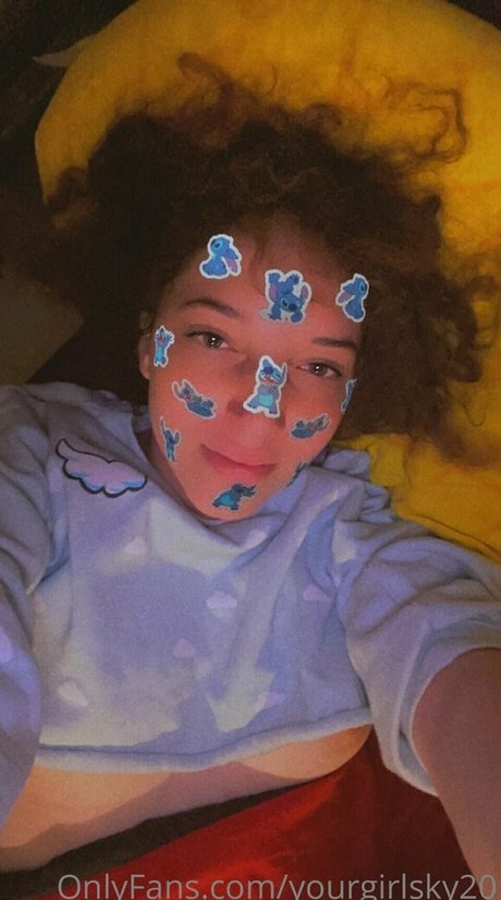 itsyagirlsky onlyfans model photo