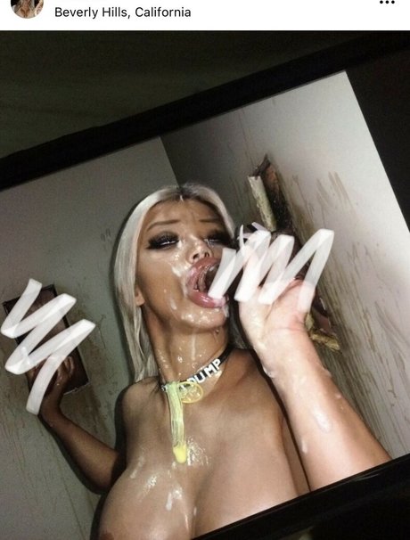 petite feet onlyfans naked images