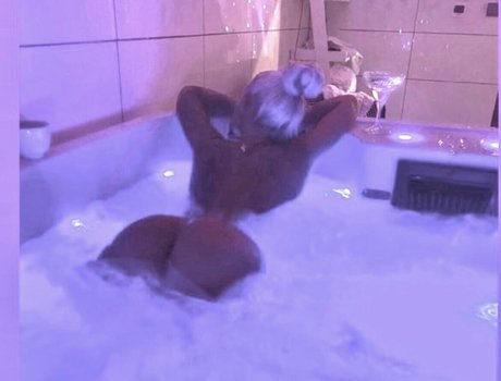 Nikola Rihova nudes only fans