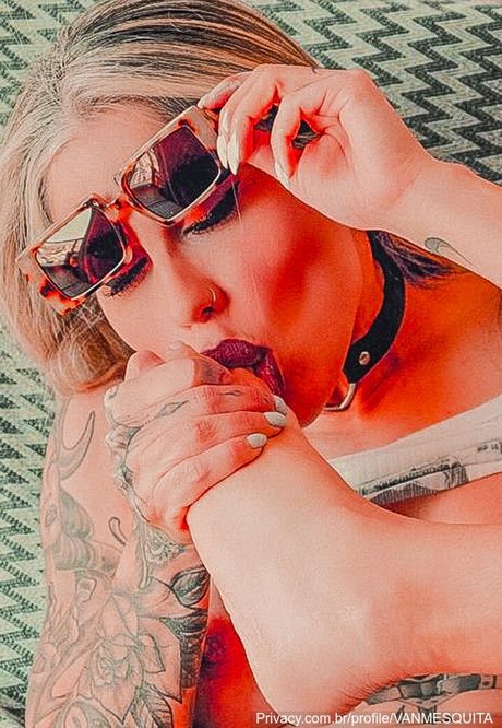 Vanessa Mesquita  visual