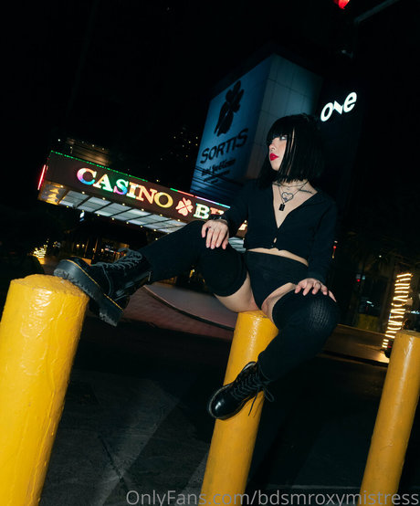 mistressroxybdsm onlyfans leams