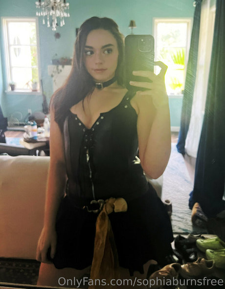 sophiaburnsfree naked onlyfans