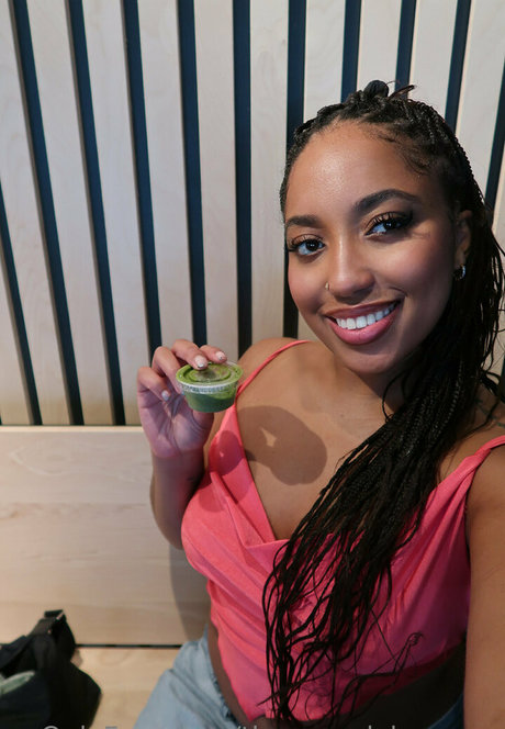 theremedybyreyna leaked nudes onlyfans