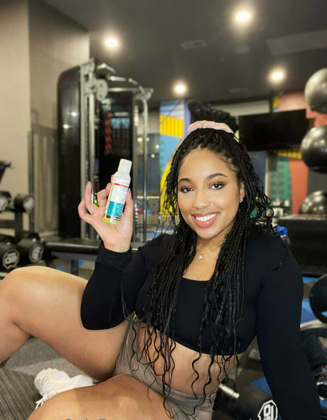 theremedybyreyna onlyfans tits