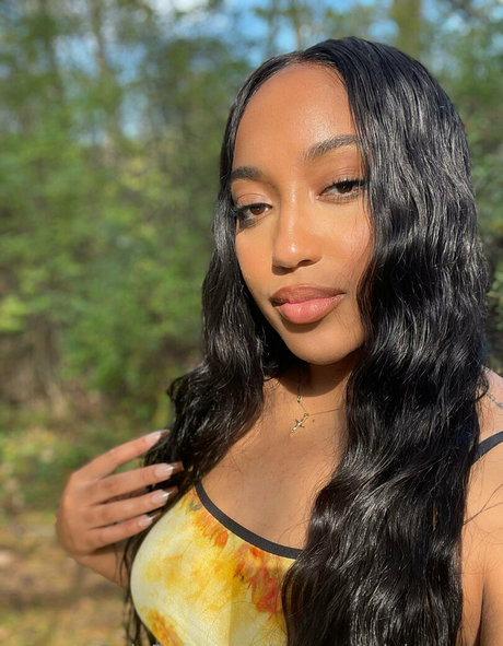 theremedybyreyna only fans naked