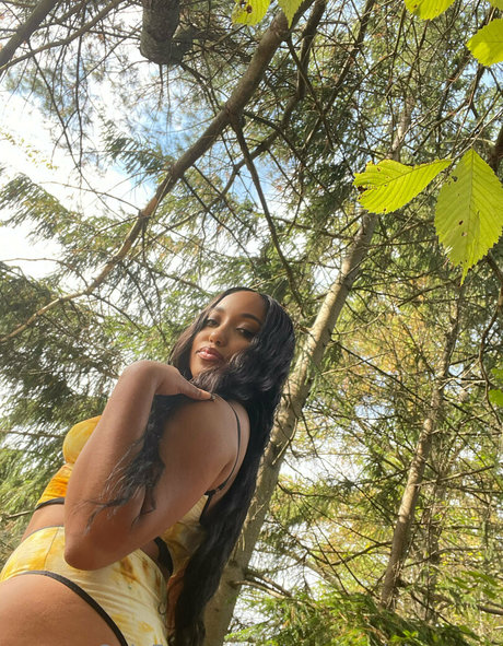 theremedybyreyna sexy onlyfans