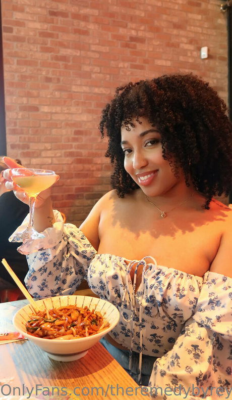 theremedybyreyna nudes onlyfans