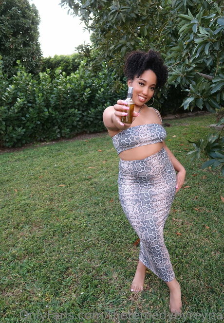 theremedybyreyna leaked onlyfans photos