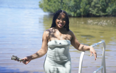 theremedybyreyna naked onlyfans leaks