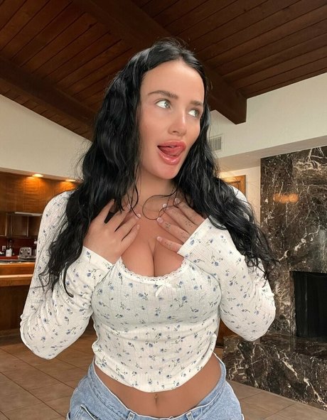 emilykernsx only fans nude leaks