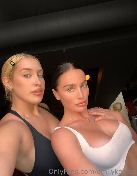 emilykernsx only fans leaks