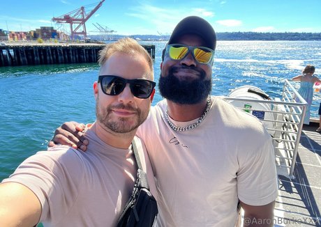 aaronburkexxx onlyfans nudes leaked