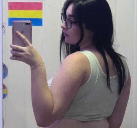 Rayana Silveira naked onlyfans leak