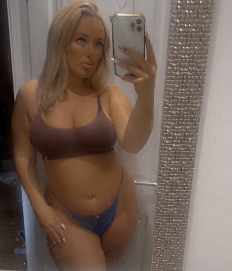 Caitlin Appleyard nudes only fans