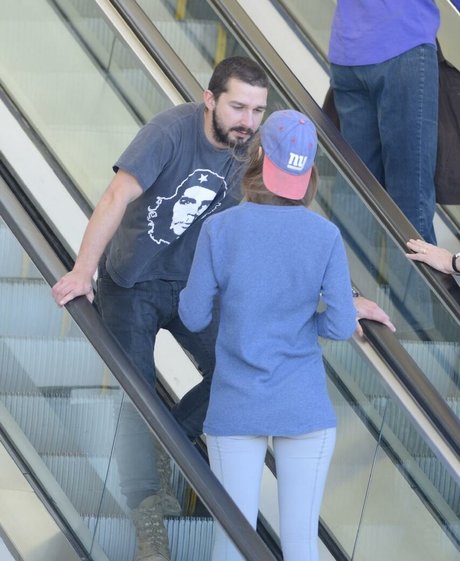 Mia Goth onlyfans leams