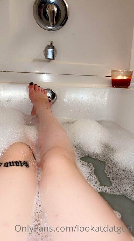 lookatdatgurl leak onlyfans nude