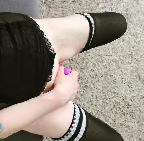 actualgoodgirl  visual