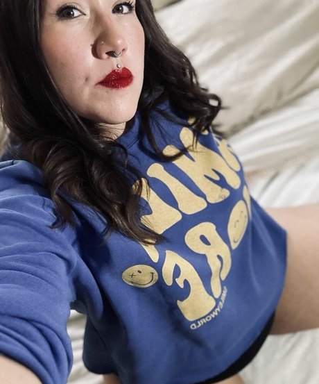 Michele Moon onlyfans model photos