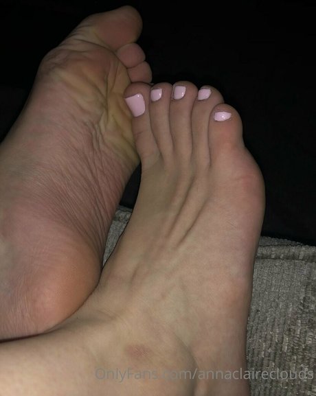 annaclaireclouds hot onlyfans