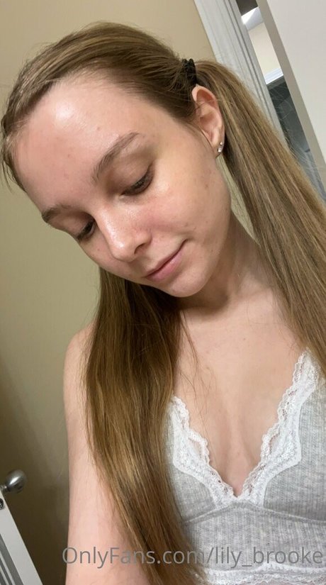 Lily Brooke onlyfans ass