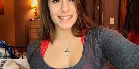 Jordan Rose Schmidt onlyfans leajs