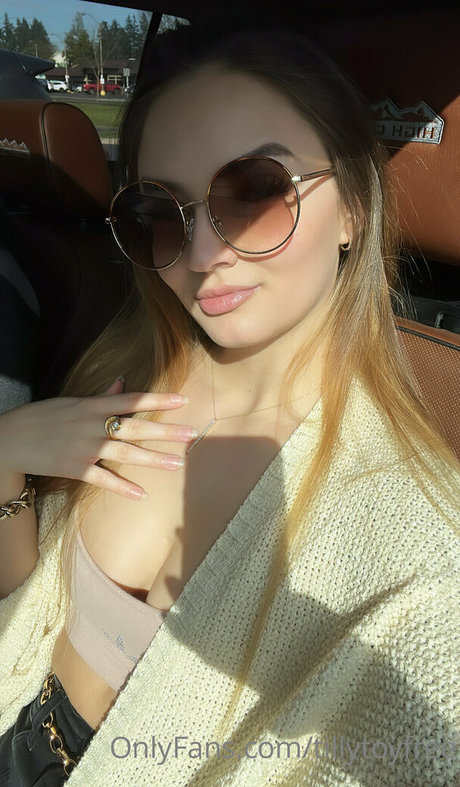 tillytoyfree onlyfans