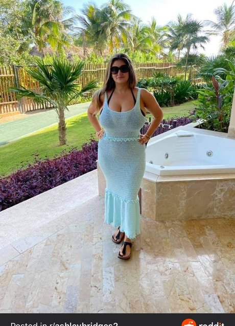 Ashley Bridges onlyfans strip tease