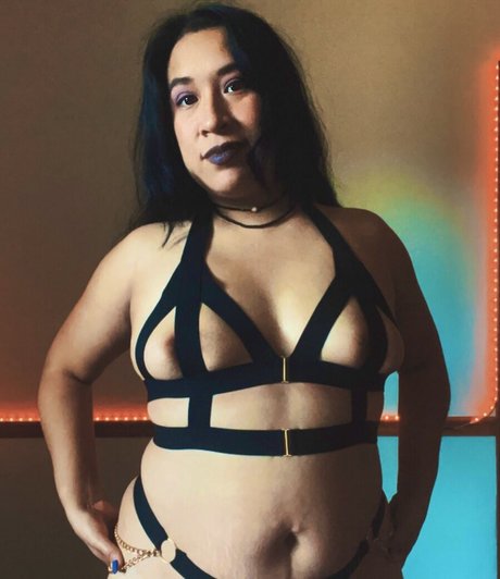 GoldnPersephone only fans pictures