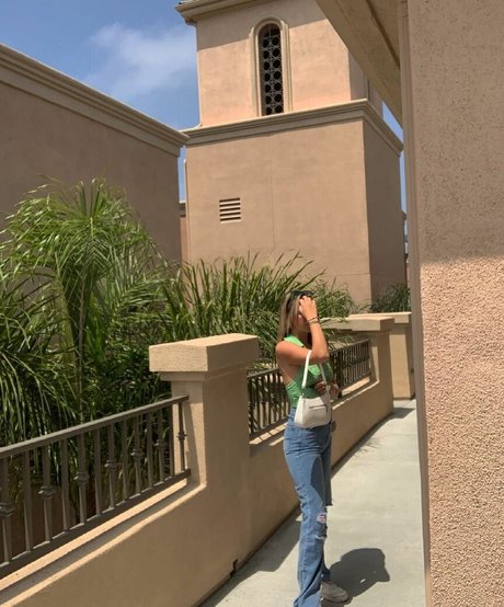 Emmie Garver onlyfans leak fuck