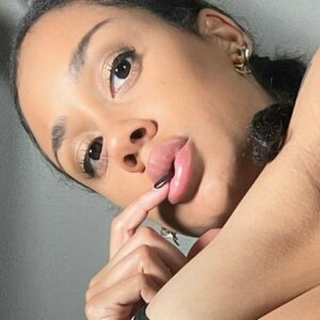 arianaaimesfree onlyfans pic