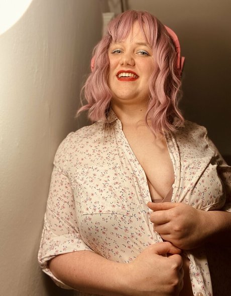 bbw glasses onlyfans adult shots