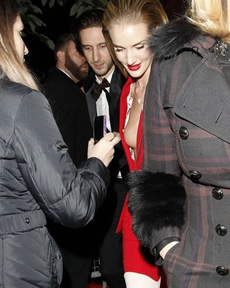 Rosie HW_ onlyfans boobs